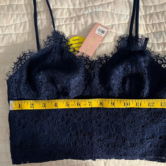 Donna Ritz Navy Blue Lace Bralette Made in Brazil Size 38 NWT - Picture 4 of 6
